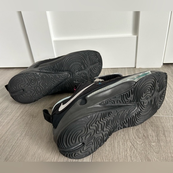 Nike Big Kid’s Basketball Shoes Size: US7 - Picture 3 of 5